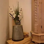 Historische Meixner Am Rerobichl Kitzbuehel * Oberndorf in Tirol